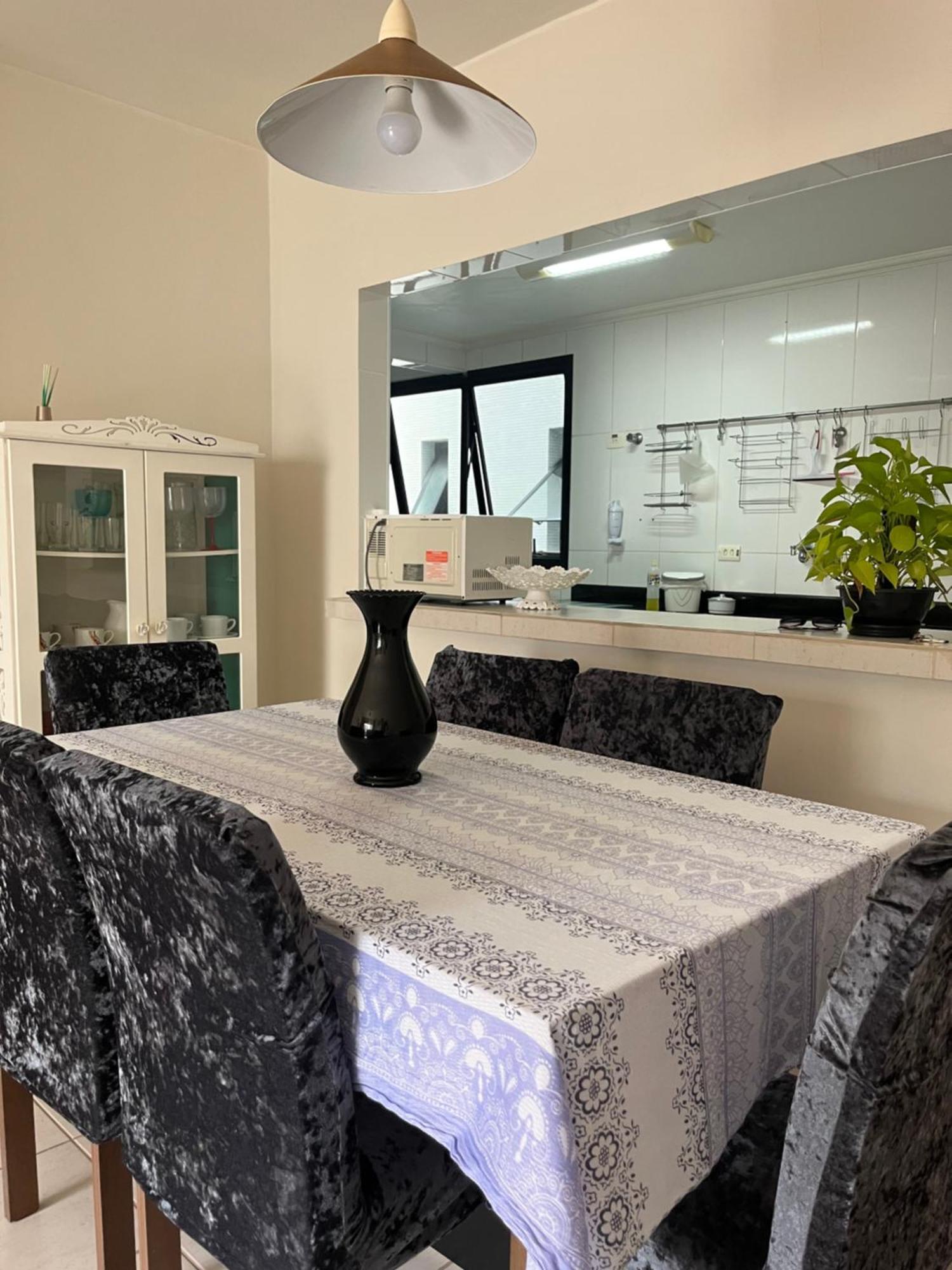Apartamento Amplo A Menos De 400 Metros Da Praia Localizado Proximo A Praca Da Brunella, Area Nobre Do Guaruja. Bagian luar foto